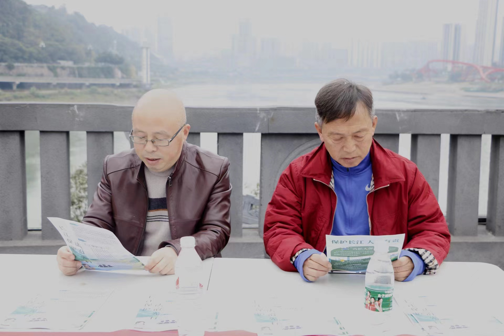 《長江保護法》宣傳活動——民革宜賓學院支部在行動2.png 《長江保護法》宣傳活動——民革宜賓學院支部在行動2.png